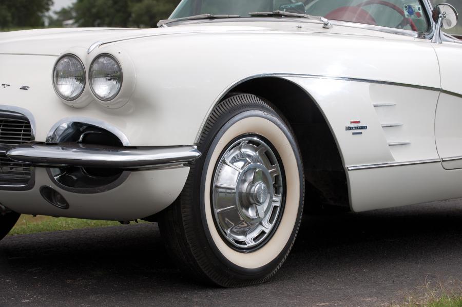  Chevrolet Corvette Convertible 1961 года  (фото 14 из 25)